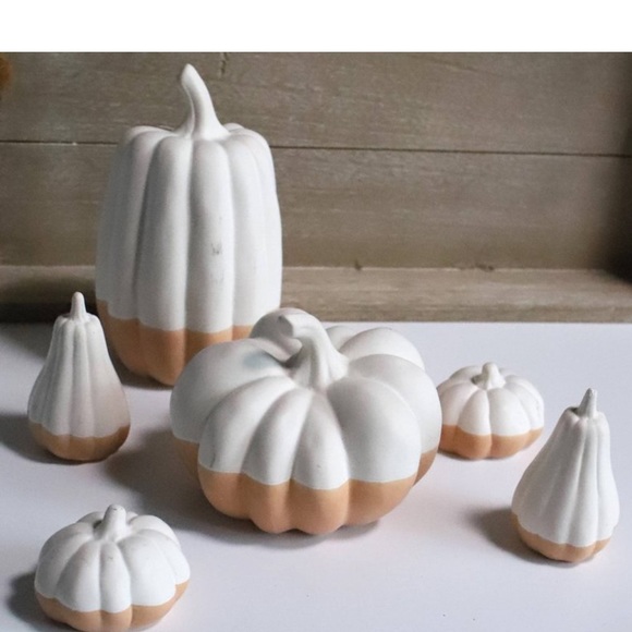 Bundle of 6 ceramic two-tone pumpkin home decor - Picture 3 of 7